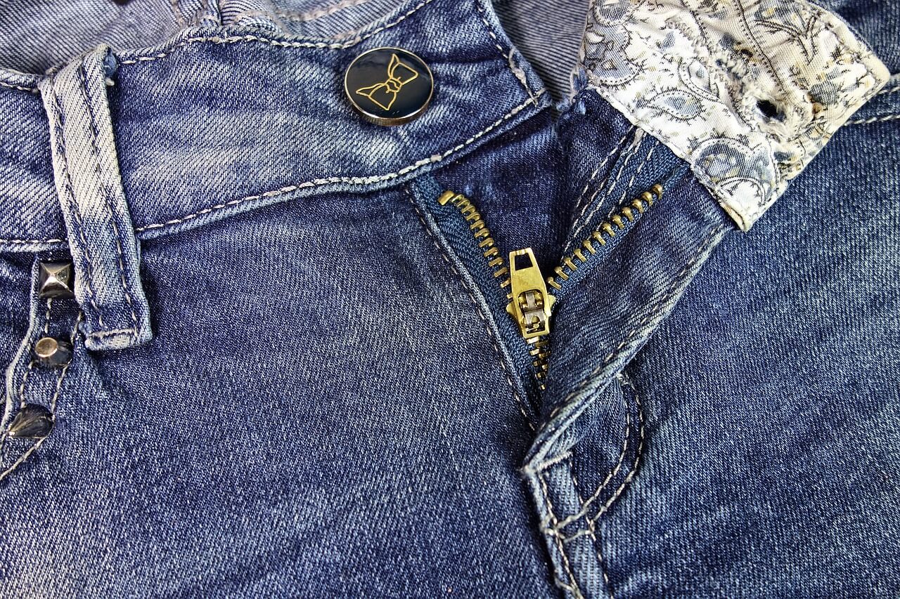 Instrukcja obsługi jeansu, czyli jak dbać o nasze produkty, aby służyły nam latami