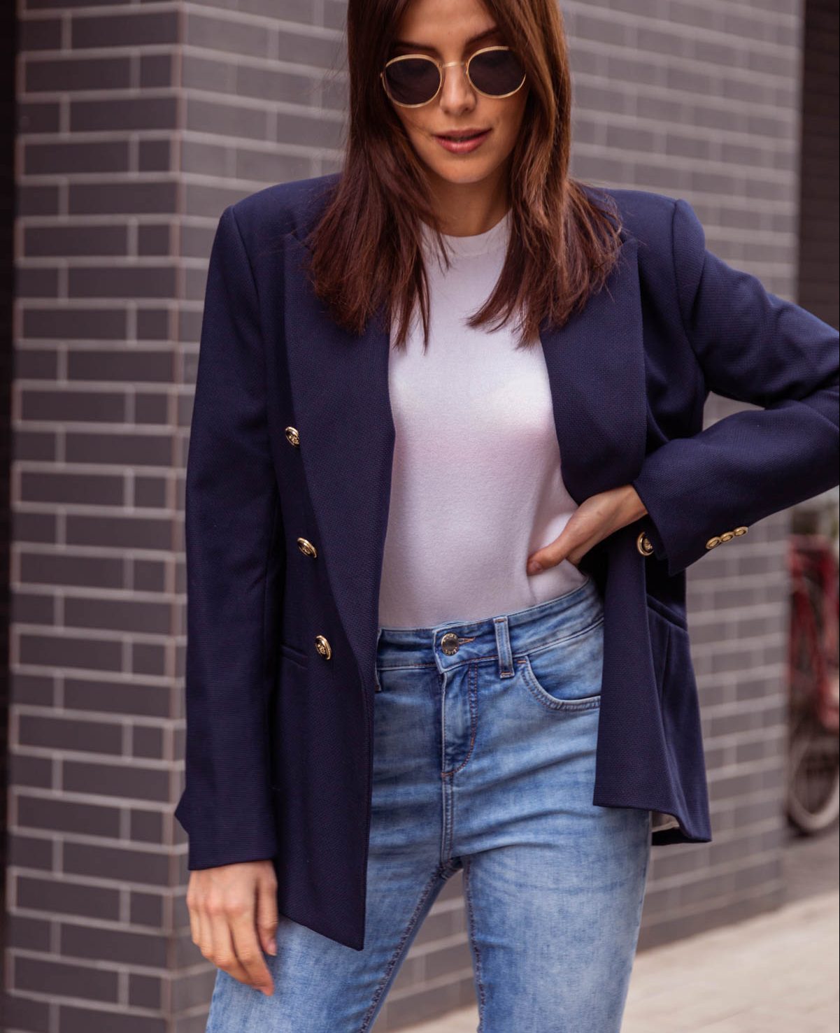 Podkręć jeansem stylizację – klasycznie i z nutką szaleństwa